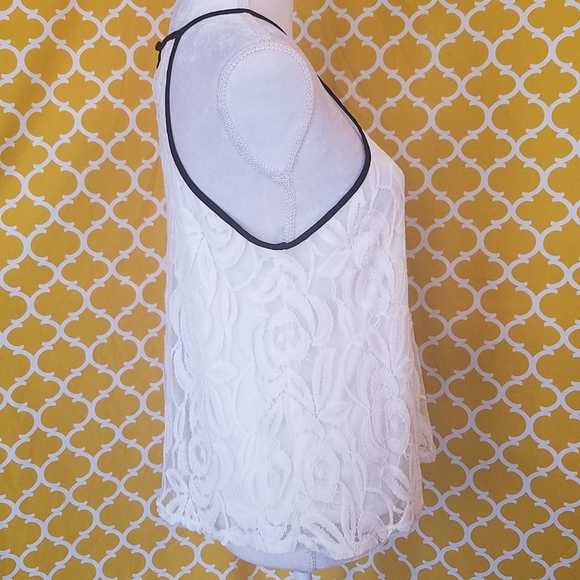 NWOT- SEXY MONTEAU IVRY LACE W/BLACK TRIM TANK TOP - Picture 4 of 8